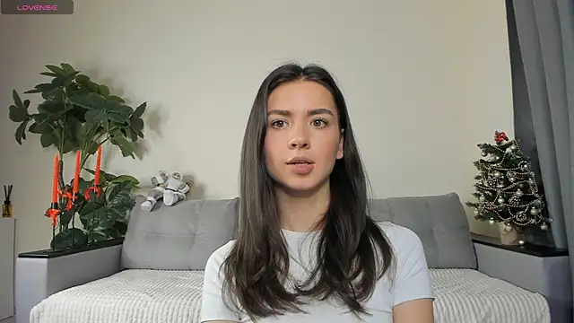 Snapshot of NicoleLuv chatting on 12-30-24, 04:51 NicoleLuv online show from 12-30-24, 04:51