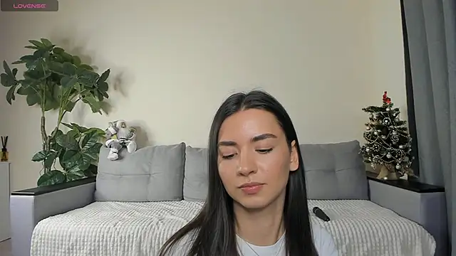 Snapshot of NicoleLuv chatting on 01-06-25, 04:13 NicoleLuv online show from 01-06-25, 04:13