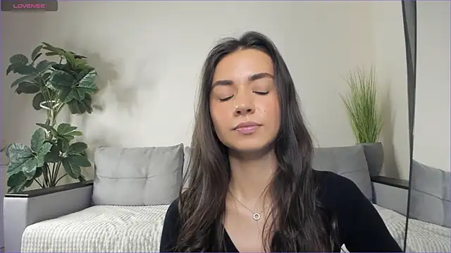 Snapshot of NicoleLuv chatting on 01-15-25, 04:11 NicoleLuv online show from 01-15-25, 04:11