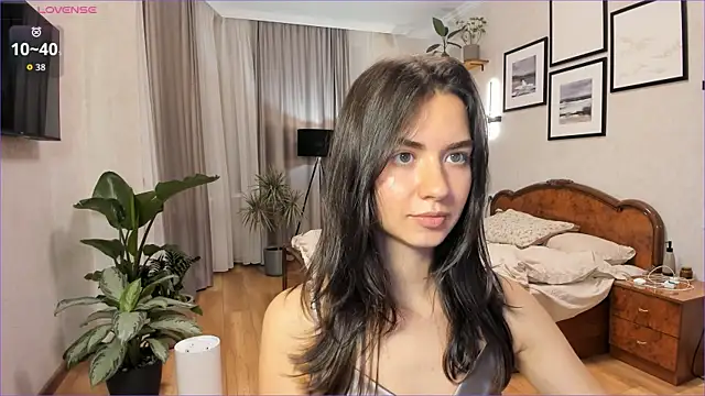 Snapshot of NicoleLuv chatting on 09-17-25, 07:04 NicoleLuv online show from 09-17-25, 07:04