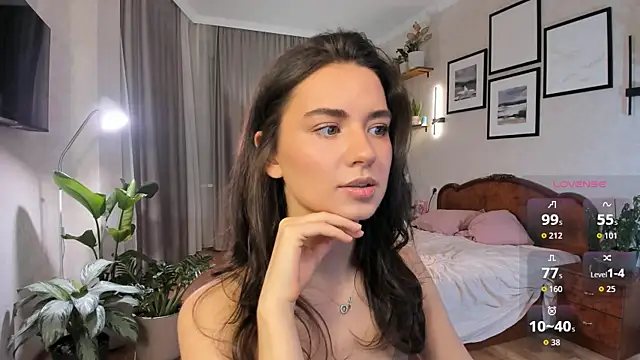 Snapshot of NicoleLuv chatting on 12-14-25, 05:40 NicoleLuv online show from 12-14-25, 05:40