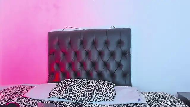 Snapshot of seline_wolff chatting on 01-11-25, 04:27 seline wolff online show from 01-11-25, 04:27