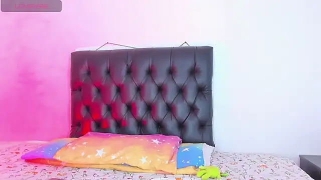 Snapshot of seline_wolff chatting on 02-04-25, 02:49 seline wolff online show from 02-04-25, 02:49