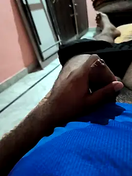 yourboy2000   online show from 09-11-25, 07:41