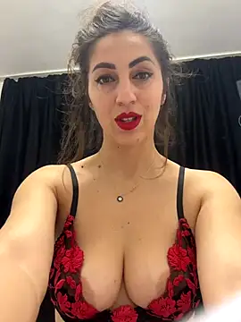 EmaSkyes online show from 11-29-25, 06:49