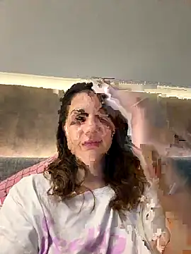 Snapshot of BelleSkye chatting on 10-27-25, 05:33 BelleSkye online show from 10-27-25, 05:33