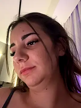 Snapshot of BelleSkye chatting on 10-31-25, 06:53 BelleSkye online show from 10-31-25, 06:53