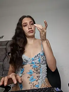 aurelialux online show from 12-15-25, 08:35