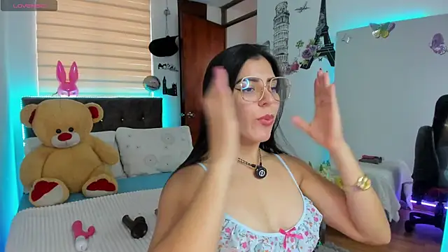 Luxxur69 online show from 04-28-26, 04:45