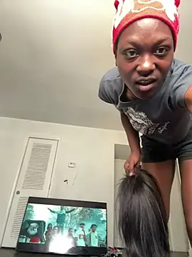 Snapshot of honeybrow chatting on 02-13-25, 04:17 honeybrow online show from 02-13-25, 04:17