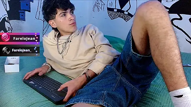 Snapshot of jeanfarelo chatting on 10-07-25, 01:30 jeanfarelo online show from 10-07-25, 01:30