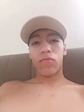 Snapshot of CRYBYT9 chatting on 09-14-25, 03:11 CRYBYT9 online show from 09-14-25, 03:11