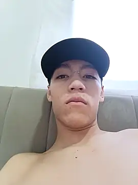 Snapshot of CRYBYT9 chatting on 09-15-25, 05:02 CRYBYT9 online show from 09-15-25, 05:02