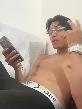 Snapshot of CRYBYT9 chatting on 11-23-25, 06:41 CRYBYT9 online show from 11-23-25, 06:41