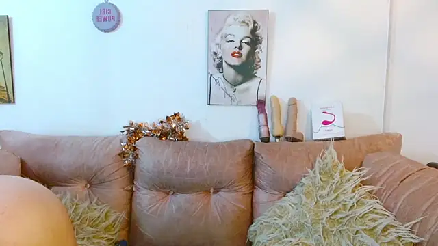 Snapshot of hinataleecs chatting on 01-23-25, 04:19 hinataleecs online show from 01-23-25, 04:19