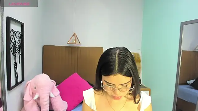 cassiehoward14 online show from 03-06-25, 12:09