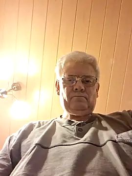 Snapshot of Mannauslwl57 chatting on 08-06-26, 06:04 Mannauslwl57 online show from 08-06-26, 06:04