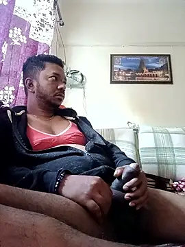 Mmm992170 online show from 12-23-25, 04:43