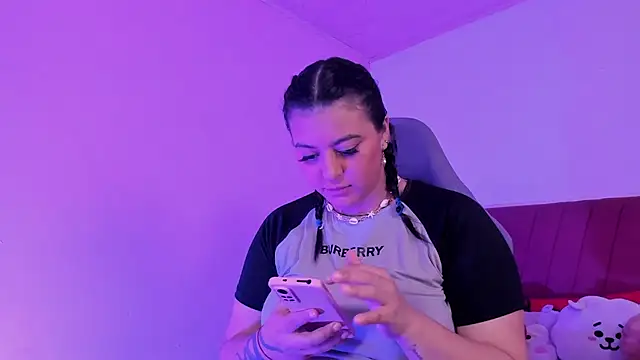 Snapshot of LorenaStevens chatting on 02-01-26, 02:26 LorenaStevens online show from 02-01-26, 02:26