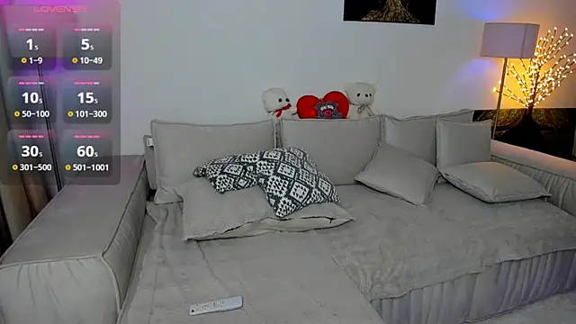 Snapshot of Queenofyouredreams chatting on 12-07-24, 01:58 Queenofyouredreams online show from 12-07-24, 01:58