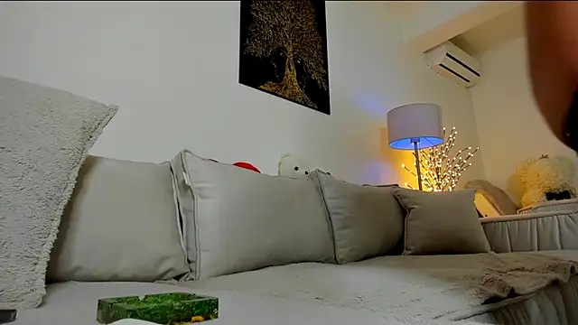 Snapshot of Queenofyouredreams chatting on 02-02-25, 10:28 Queenofyouredreams online show from 02-02-25, 10:28