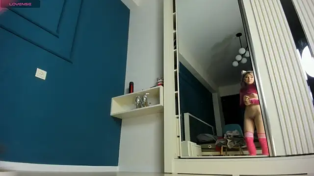 Xiao Mei  online show from 12-23-24, 05:28