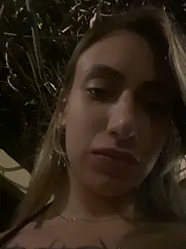 Snapshot of loira_messi chatting on 03-17-25, 11:32 loira messi online show from 03-17-25, 11:32