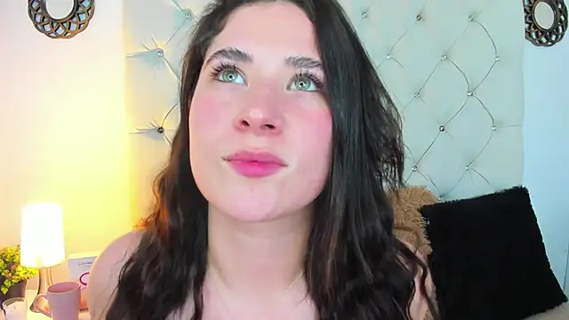 Snapshot of ValeryLovee chatting on 12-26-24, 04:43 ValeryLovee online show from 12-26-24, 04:43