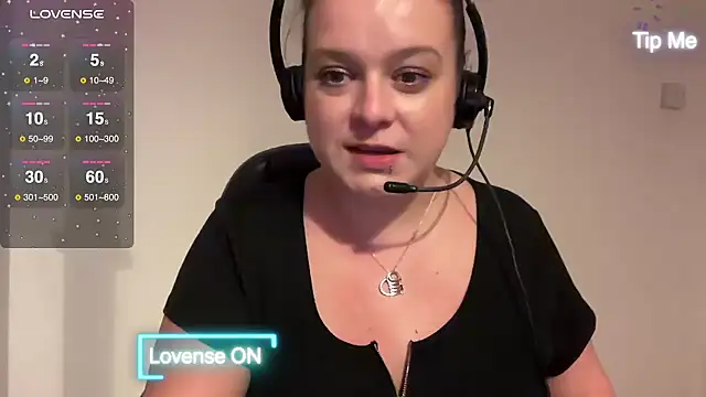 NaughtyWifeUK online show from 12-02-24, 04:09