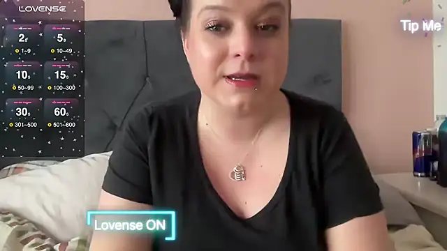 NaughtyWifeUK online show from 12-14-24, 02:31