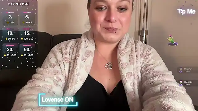 NaughtyWifeUK online show from 12-19-24, 10:53