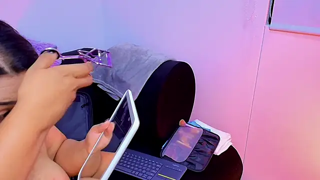 Brenda  gomez online show from 01-18-25, 05:41