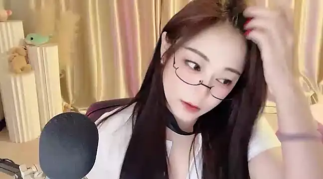 Daisy-77 online show from 02-20-25, 06:13