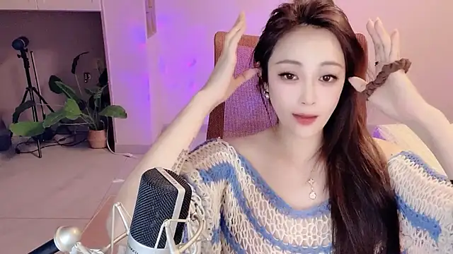 Daisy-77 online show from 02-18-26, 05:53