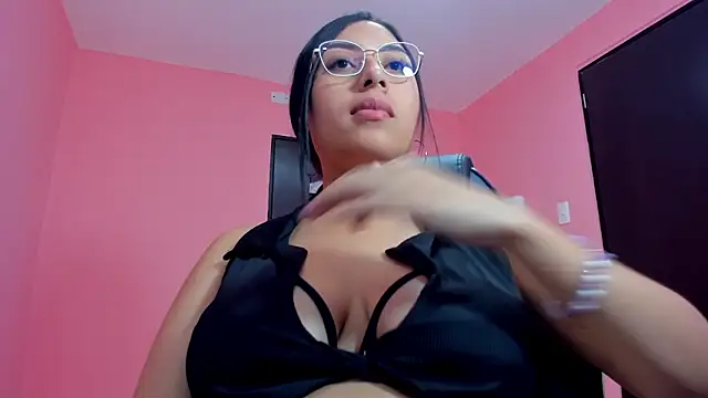 Snapshot of AlanaPetterson chatting on 12-14-24, 03:58 AlanaPetterson online show from 12-14-24, 03:58