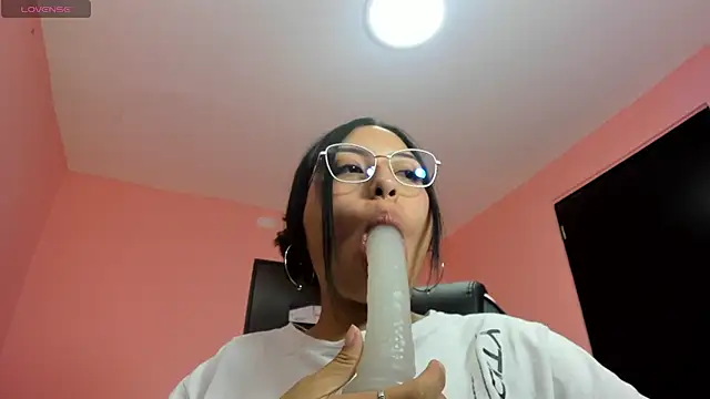 Snapshot of AlanaPetterson chatting on 12-19-24, 05:29 AlanaPetterson online show from 12-19-24, 05:29
