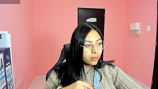 Snapshot of AlanaPetterson chatting on 01-16-25, 02:19 AlanaPetterson online show from 01-16-25, 02:19