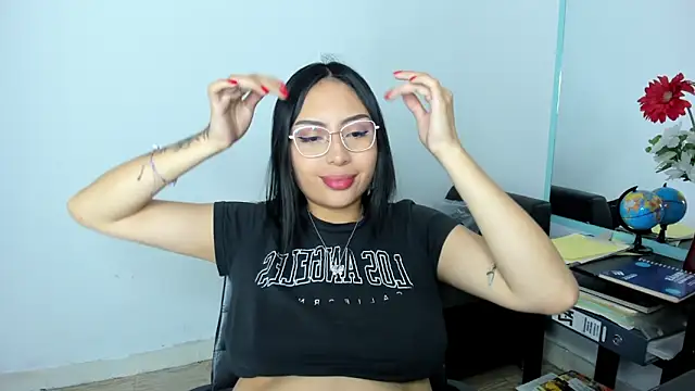 Snapshot of AlanaPetterson chatting on 01-31-25, 03:00 AlanaPetterson online show from 01-31-25, 03:00