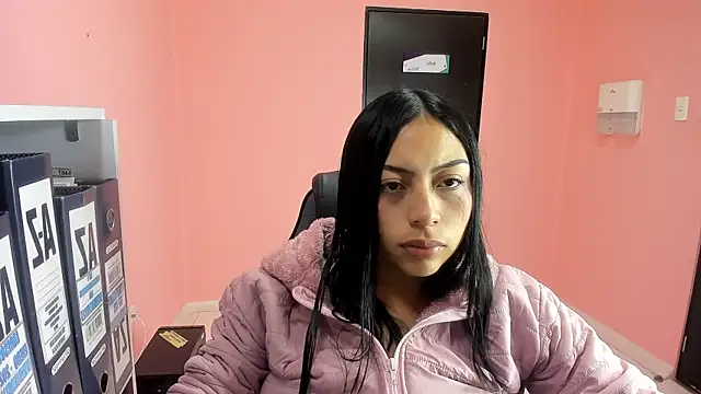 Snapshot of AlanaPetterson chatting on 02-08-25, 01:33 AlanaPetterson online show from 02-08-25, 01:33