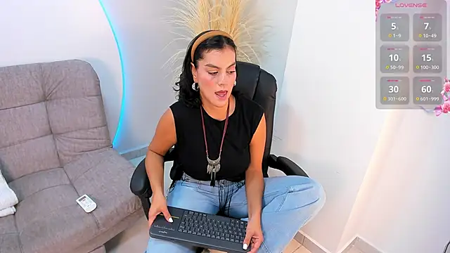 Ada Monroe10 online show from 09-15-25, 01:33