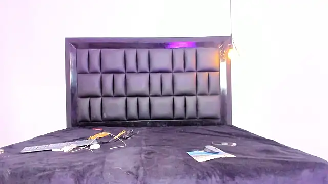 Snapshot of MIA_SOPHIA1 chatting on 09-26-25, 05:44 MIA SOPHIA1 online show from 09-26-25, 05:44