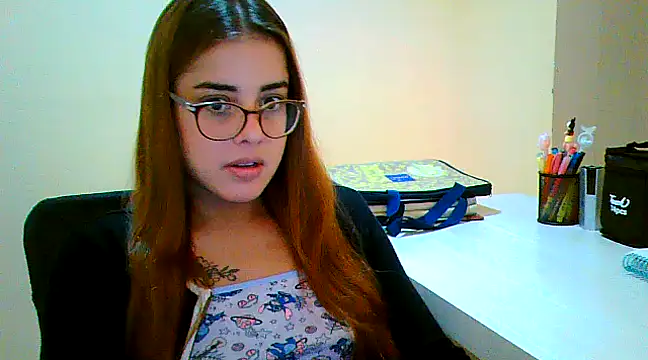 Snapshot of maliamiller chatting on 03-22-25, 10:17 maliamiller online show from 03-22-25, 10:17