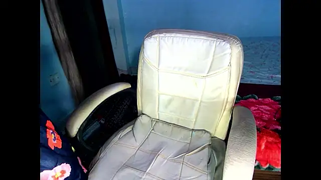 expression queen online show from 11-24-25, 05:01