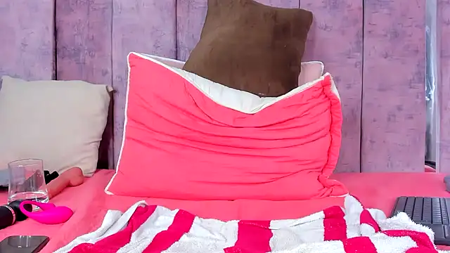 AshlieRoberts online show from 01-15-25, 05:58