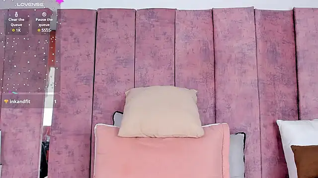 AshlieRoberts online show from 01-28-25, 05:56