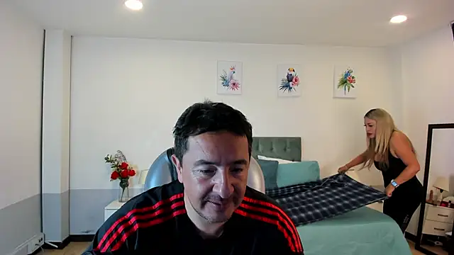 Snapshot of Sam_and_molly_ chatting on 02-11-25, 09:03 Sam and molly  online show from 02-11-25, 09:03