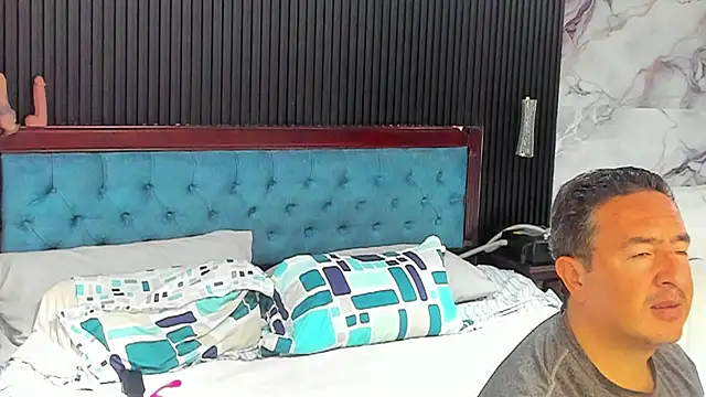 Snapshot of Sam_and_molly_ chatting on 10-08-25, 08:06 Sam and molly  online show from 10-08-25, 08:06