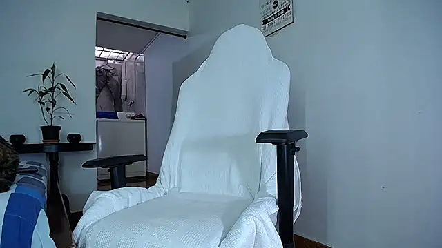 diamond black00 online show from 01-05-26, 08:23