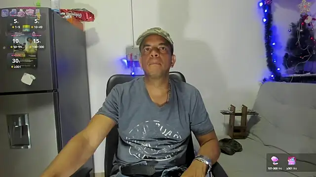 Snapshot of latinmartin73 chatting on 12-23-24, 02:13 latinmartin73 online show from 12-23-24, 02:13