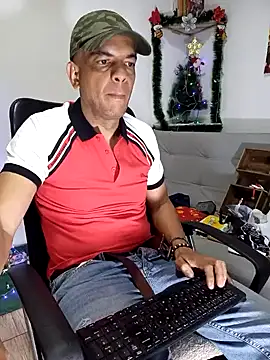 Snapshot of latinmartin73 chatting on 12-24-24, 10:28 latinmartin73 online show from 12-24-24, 10:28